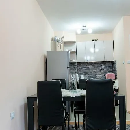 Cozy Little In Kichuk Paris * بلوفديف